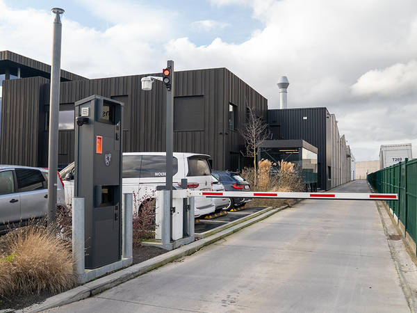 Truckersflow – Controlled access without delay Alphatronics-REAZN-01.png