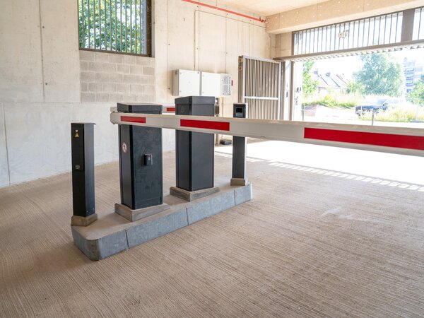 Tout le matériel autour du parking TuinVanEden-00014.jpg